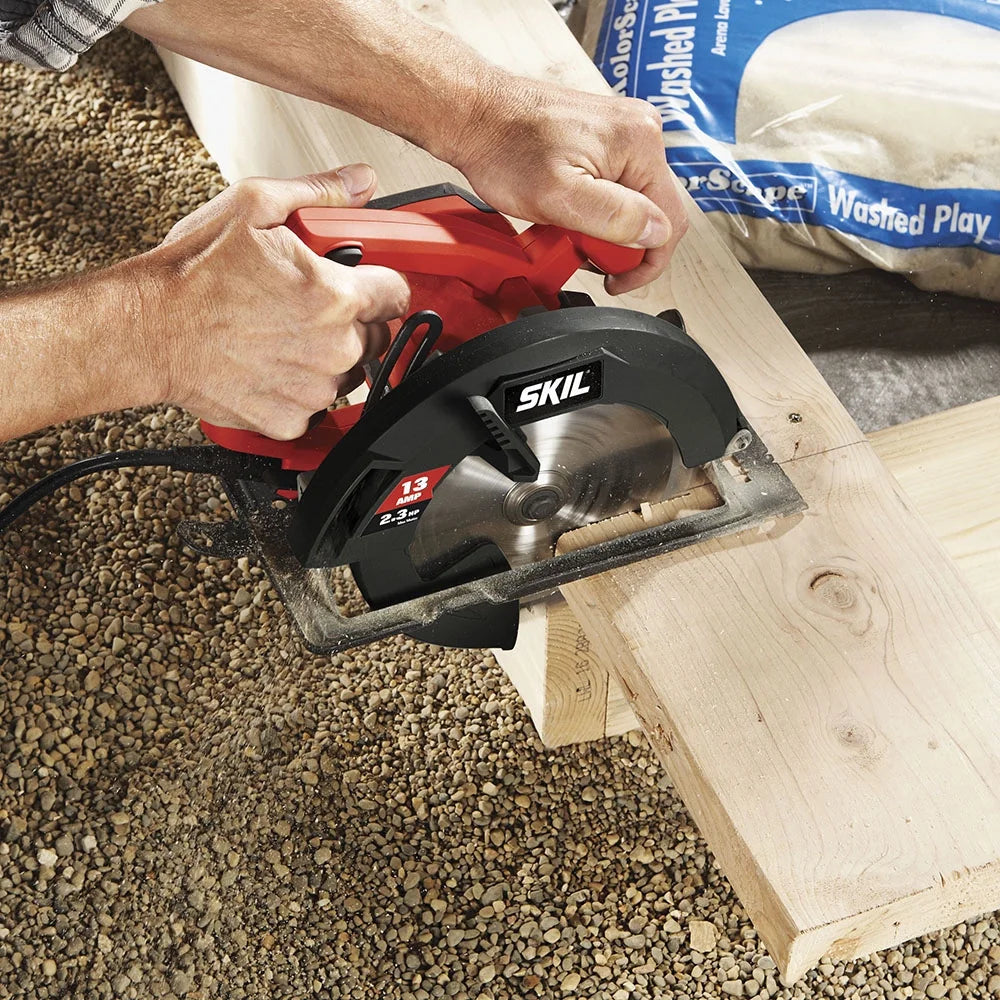 Corded Electric Circular Saw Z169089
