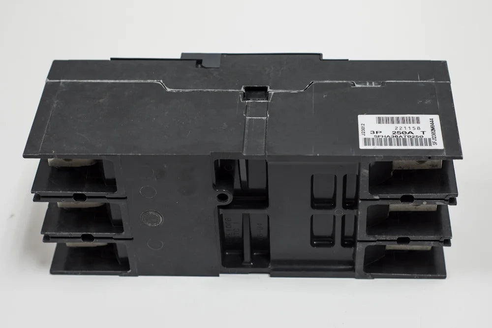 Bolt-On Mount Type Molded Case Circuit Breaker 3-Pole 250 Amp 600 Volt AC W1886