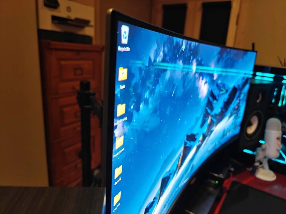 34 Curved OLED Gaming Monitor K82759
