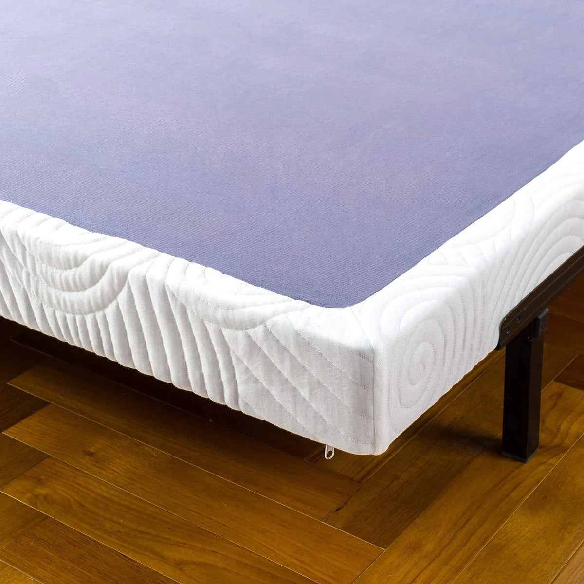 Queen Size Metal Box Spring with Wood Slats Z391716