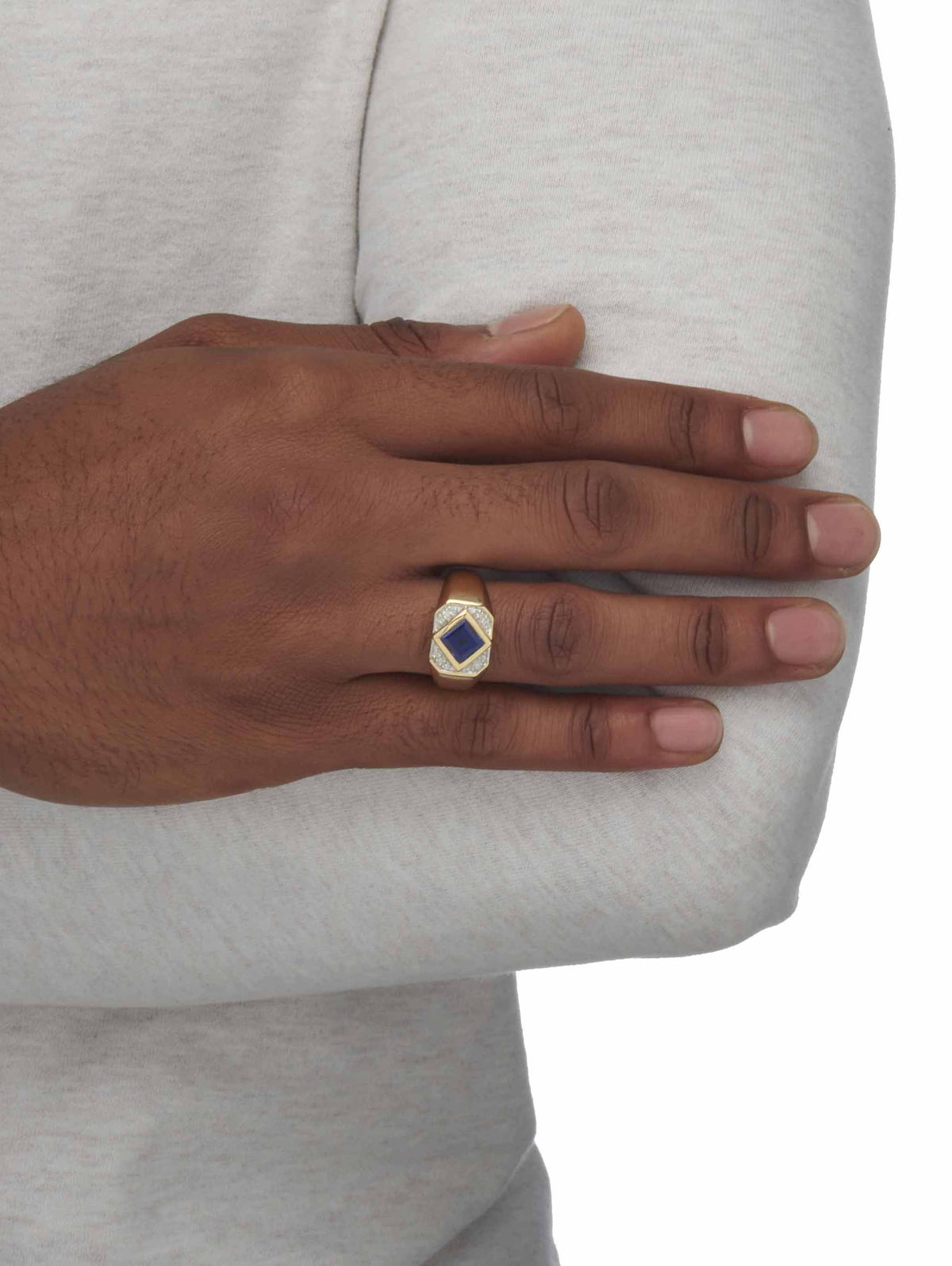 18k Yellow Gold-plated Sterling Silver Created Blue Sapphire Ring B578