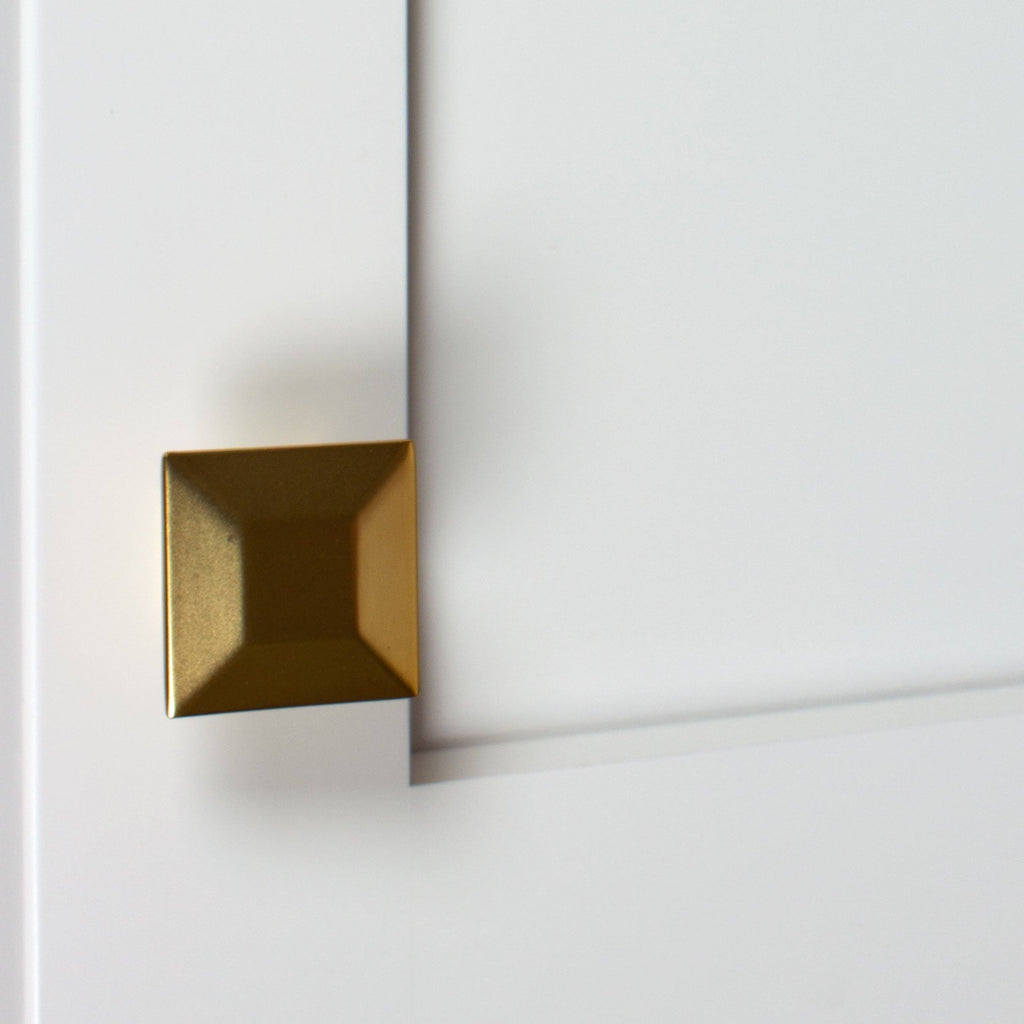 25-Pack Gold Square Cabinet Knobs G949196