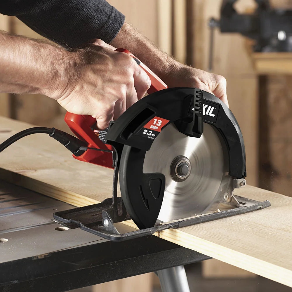 Corded Electric Circular Saw Z169089
