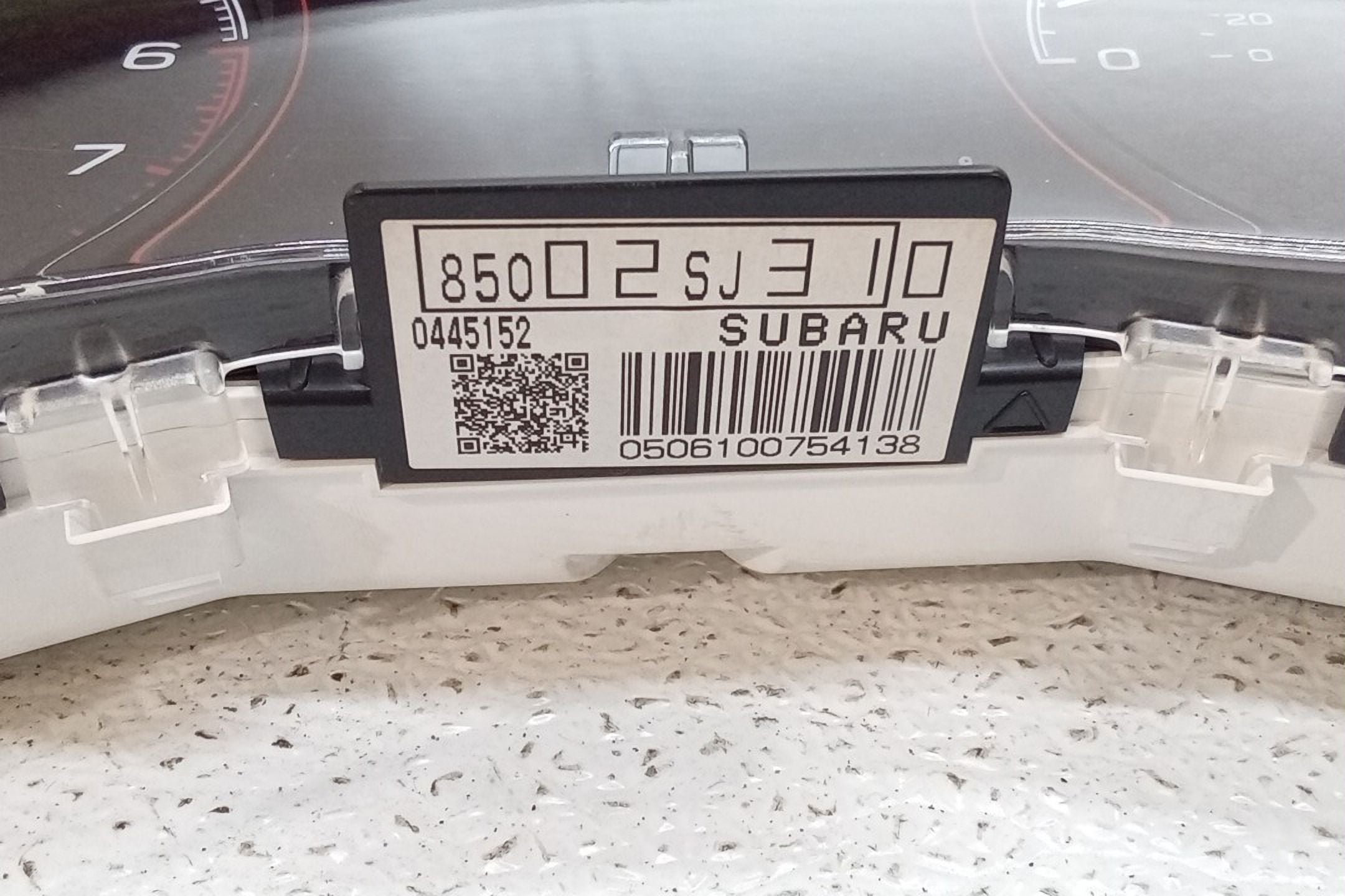 Pre-Owned Subaru Forester Speedometer Head Cluster OEM A2971